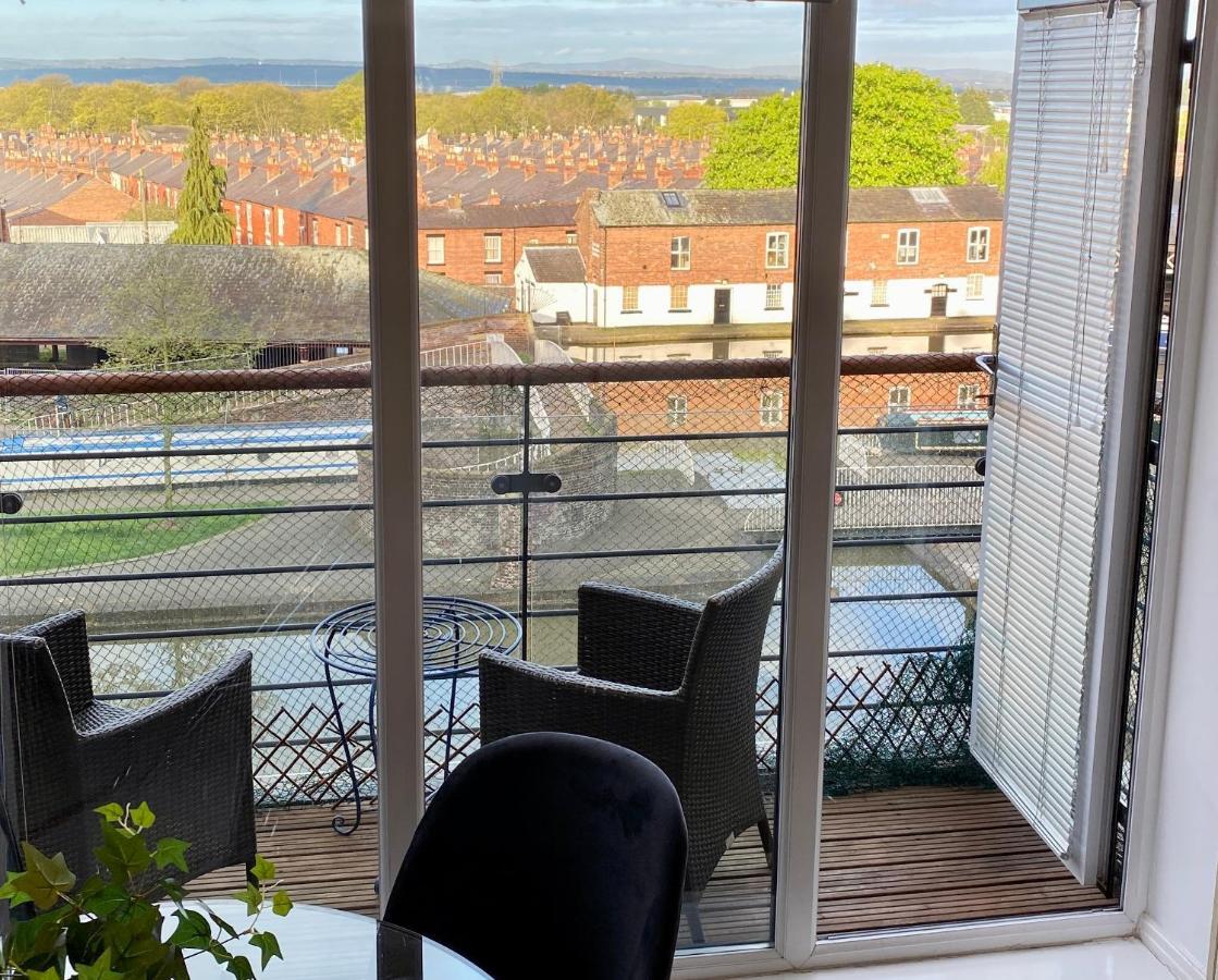 City Centre Chester Waterways Apartment Extérieur photo