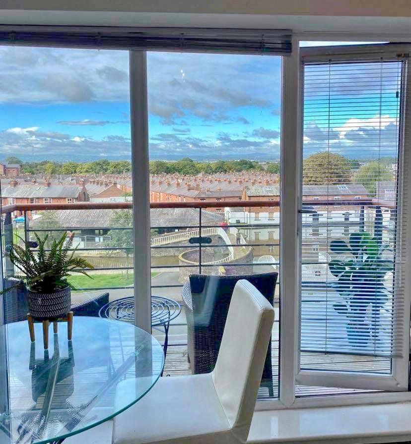 City Centre Chester Waterways Apartment Extérieur photo